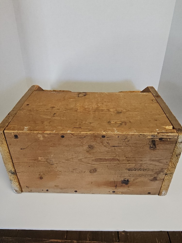 Primitive solid Wooden Carpenter Tool Caddy Tote w/Handle strong condition!