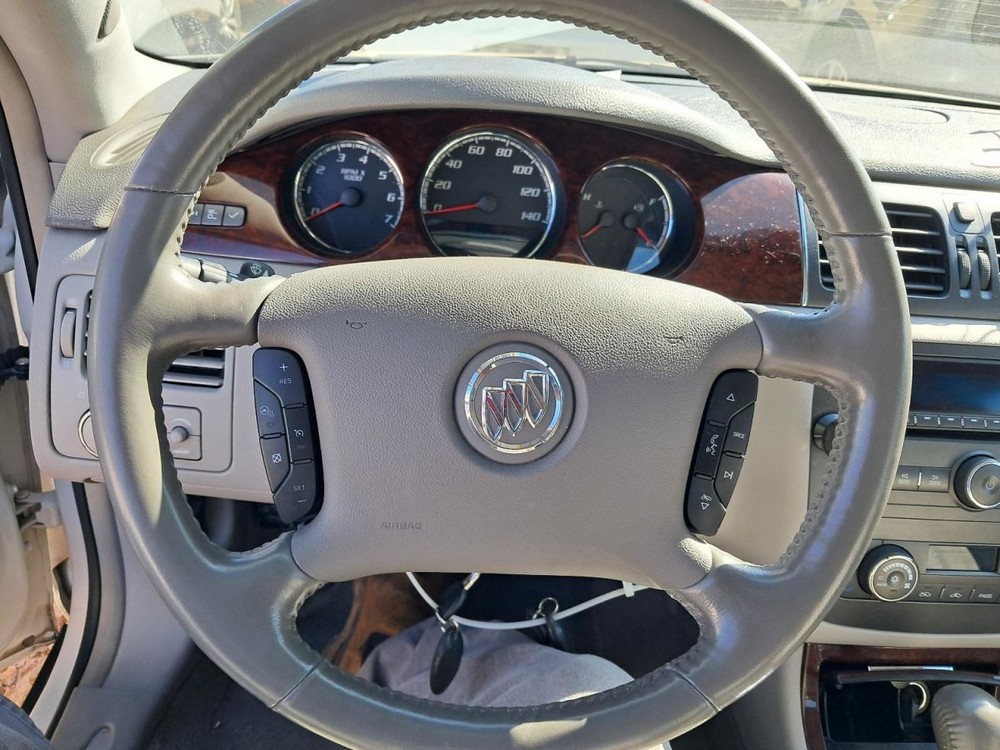 LUCERNE 2011 Glove Box 4857780