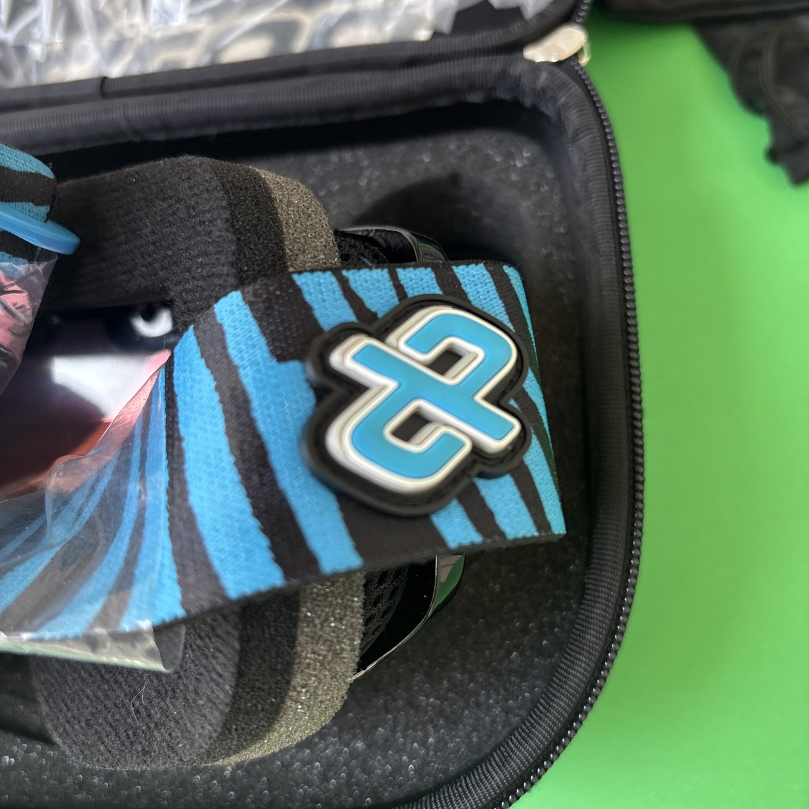 Drop Rocker Snowboarding & Ski Goggles New w. Carrying Case