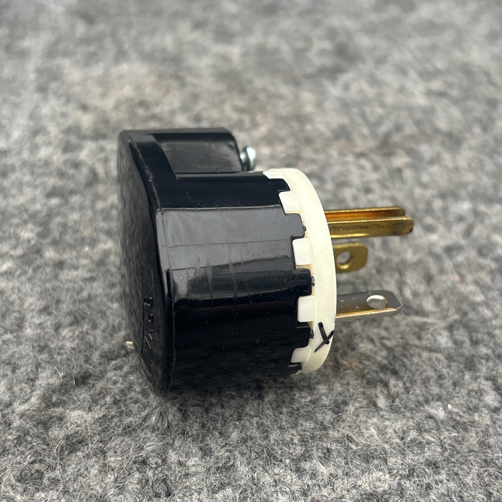 Bryant 5395 Angle Plug 20A 125V 2 Pole 3 Wire New
