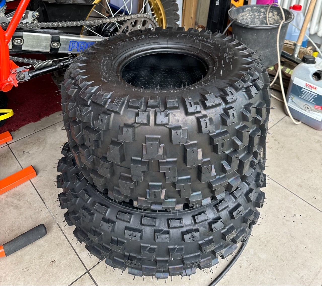 REBELL KT647M (23x11-9) - Yamaha BW 350 and BW 200 Rear Tire