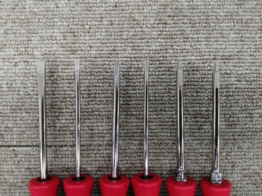 Snap-on SGMINI12AR Instinct Red Soft Handled 12-pc Mini Screwdriver SET [As is]