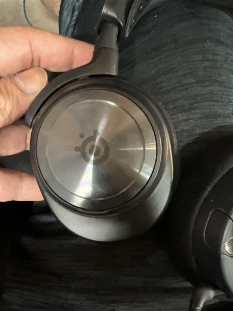 SteelSeries Wireless Headset - NO Base Station ONLY ONE SIDE WORKS