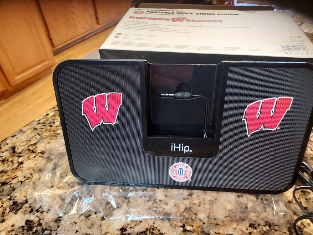 Portable I dock Stereo System With Wireless Remote WISCONSIN BADGERS