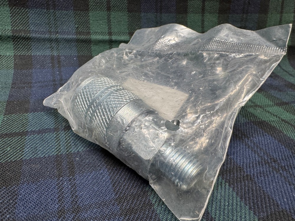 Speedaire 30E688 Quick Coupler 1/4" MNPT 3/8" Body