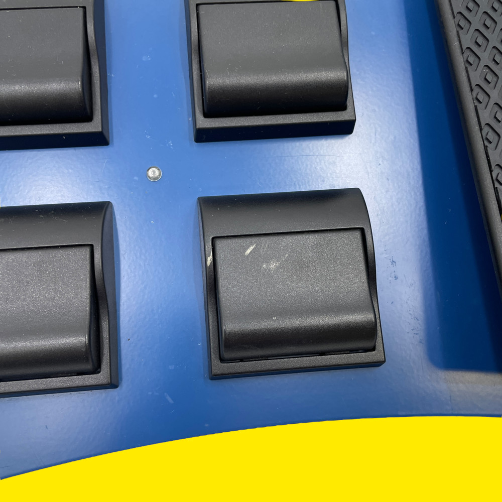 Native Instruments Rig Kontrol 1 Footswitch Controller #6322 Z46/17