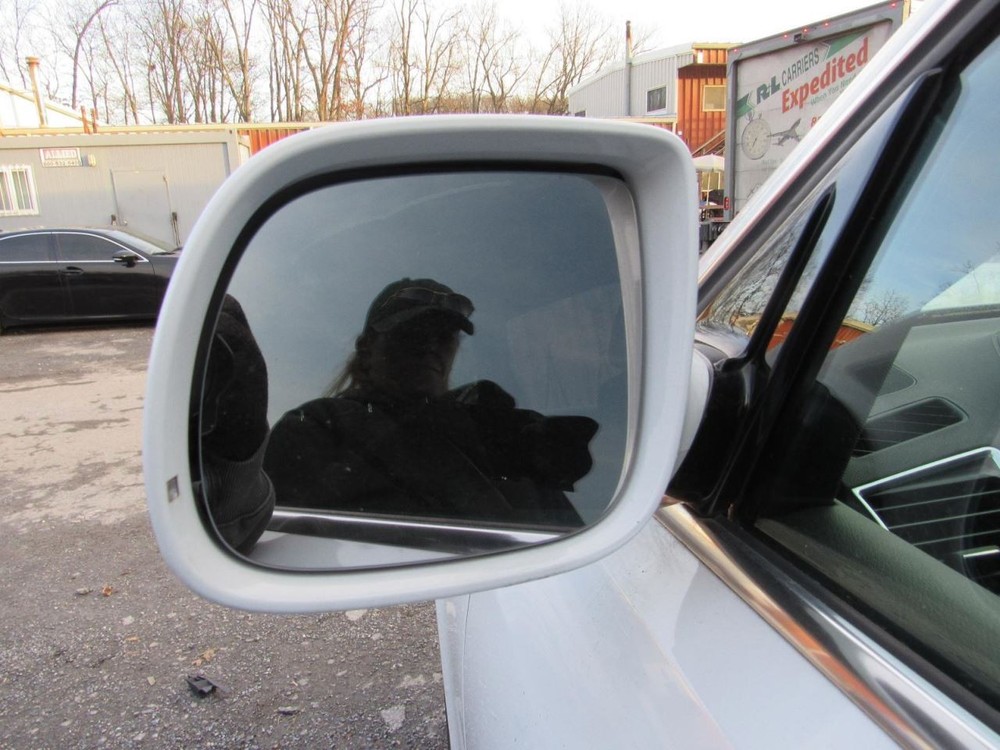 Q5 2017 Glove Box 1102002