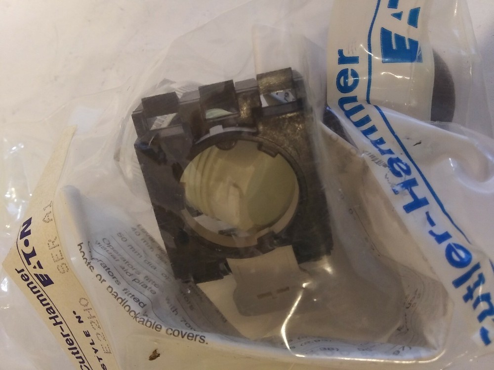 Eaton/Cutler Hammer E22H0X10 Indicator Light.