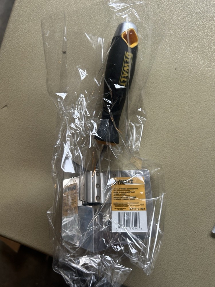 Dewalt 4" x 3.5" inside corner tool