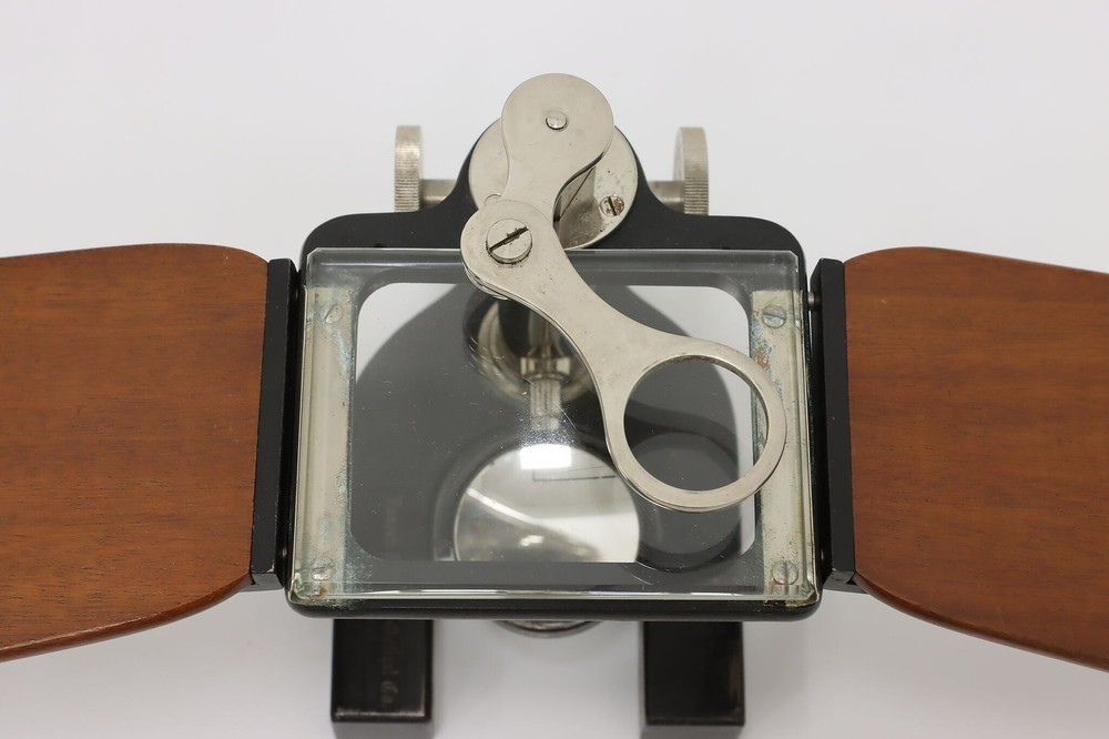 Bausch Antique Iron Laboratory Dissection Microscope & Case #56877