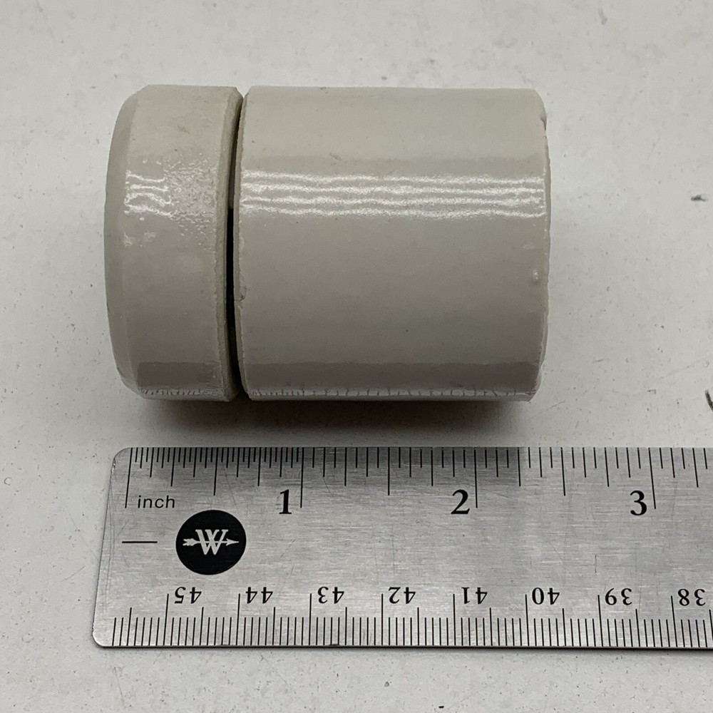 Leviton No. 30 Two Piece Keyless Lampholder Light Socket E26 Medium Base
