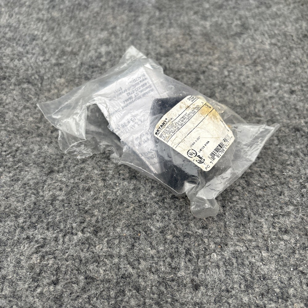 Bryant 5395 Angle Plug 20A 125V 2 Pole 3 Wire New