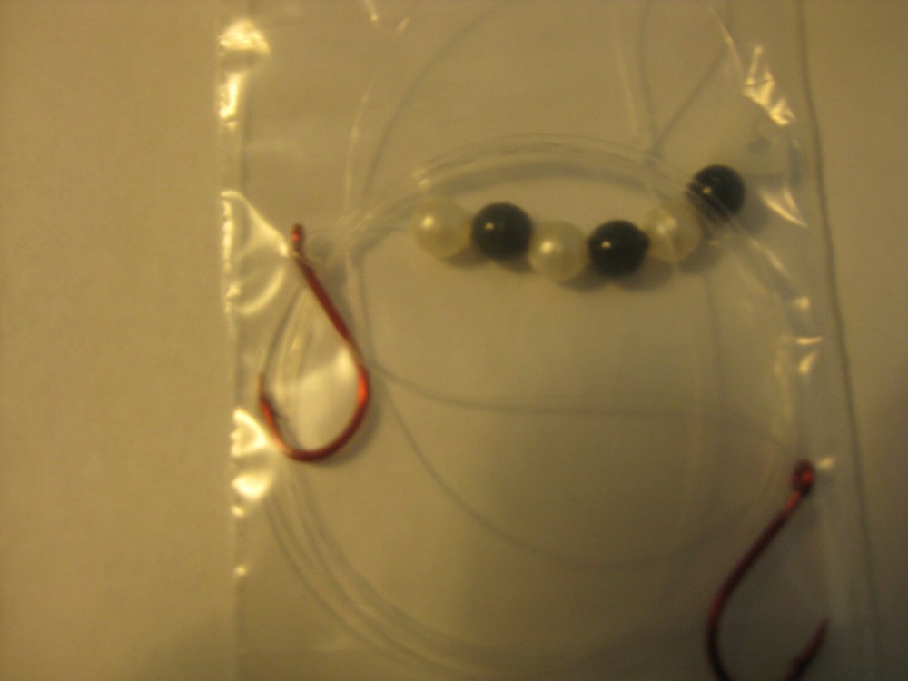 Walleye 2 Hook Quick Change Crawler Harness (Black And White Beads)