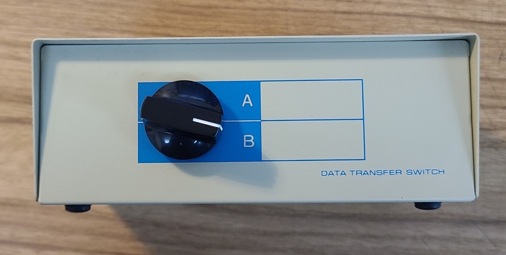 2-WAY MANUAL DATA TRANSFER SWITCH BOX - AB