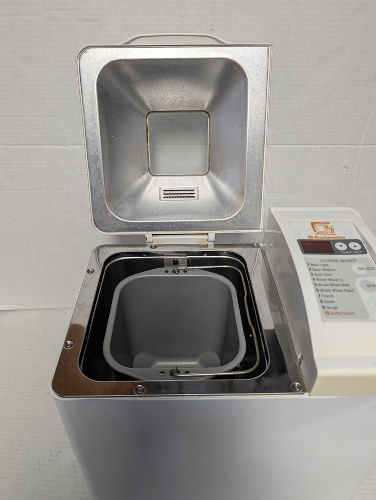 Toastmaster Bread Maker Model 1195 120V 430W White Programmable 10 Programs Used