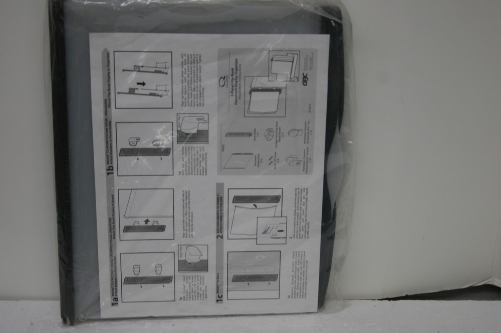 GBC Quartet 5 Panel Black Flip Book for Visual Organizers