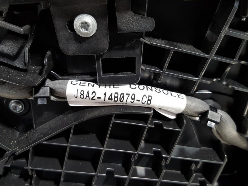 RANGE ROVER VELAR L560 CENTRE CONSOLE