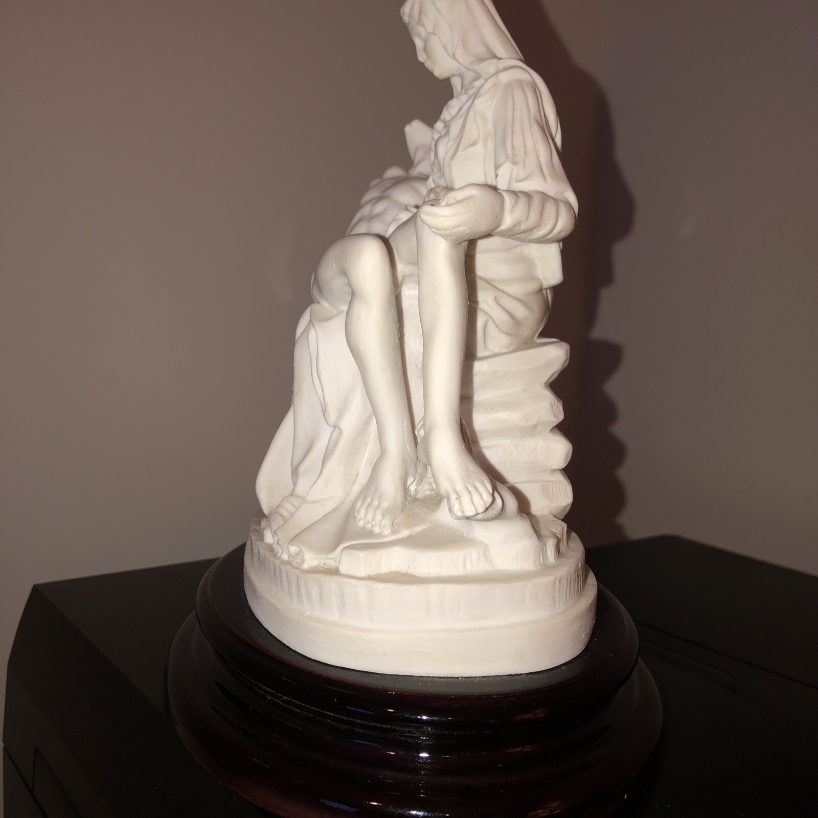 Michelangelo's Pieta Jesus Sculptor A. Santini PIETA Classic9x7x4” Made In Italy
