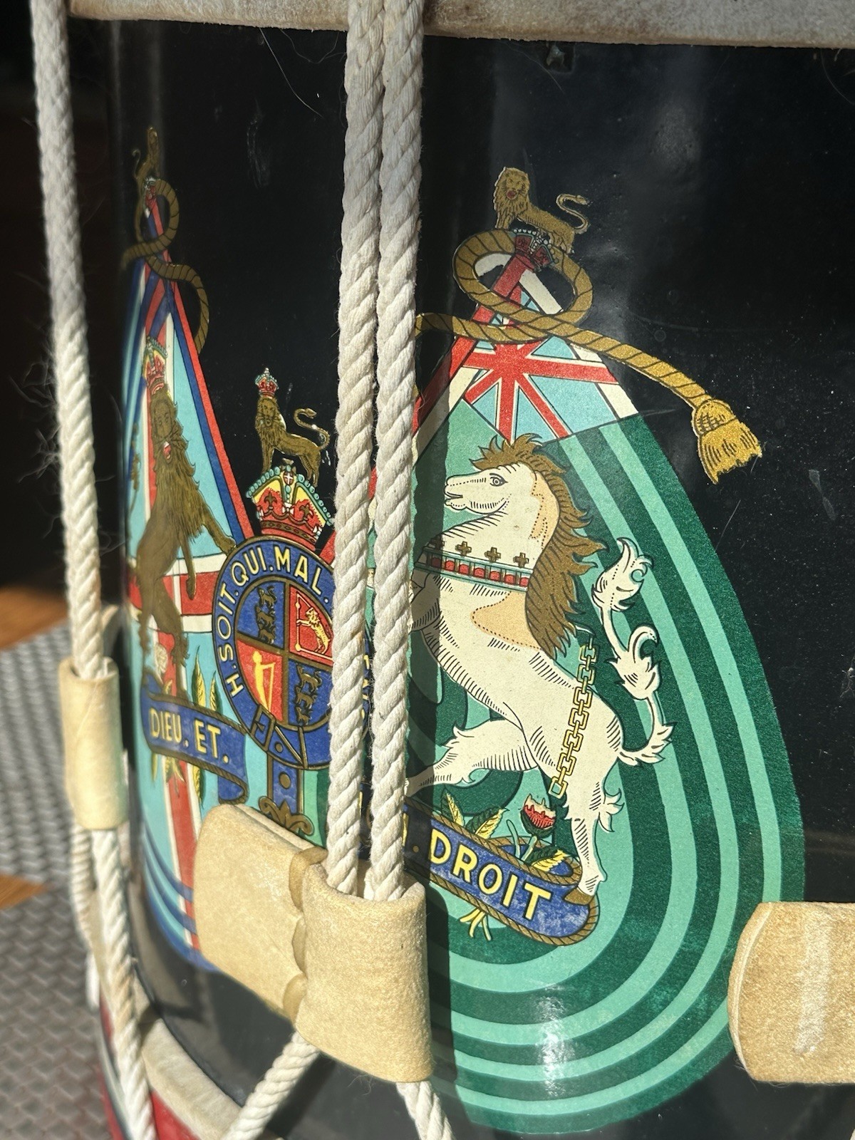 WWII Royal Air Force "Dieu Et Mon Droit" Red White & Blue War Side Drum