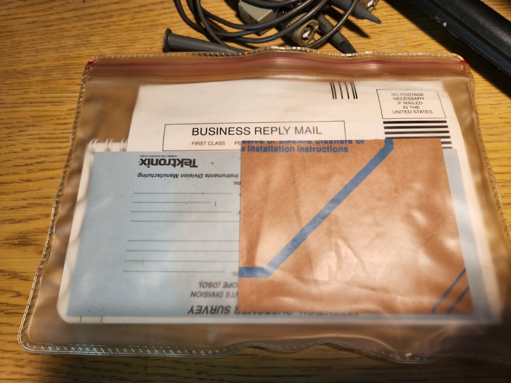 TEKTRONIX 2430A DIGITAL OSCILLOSCOPE WITH GUIDE / PROBES - Powers On Untested