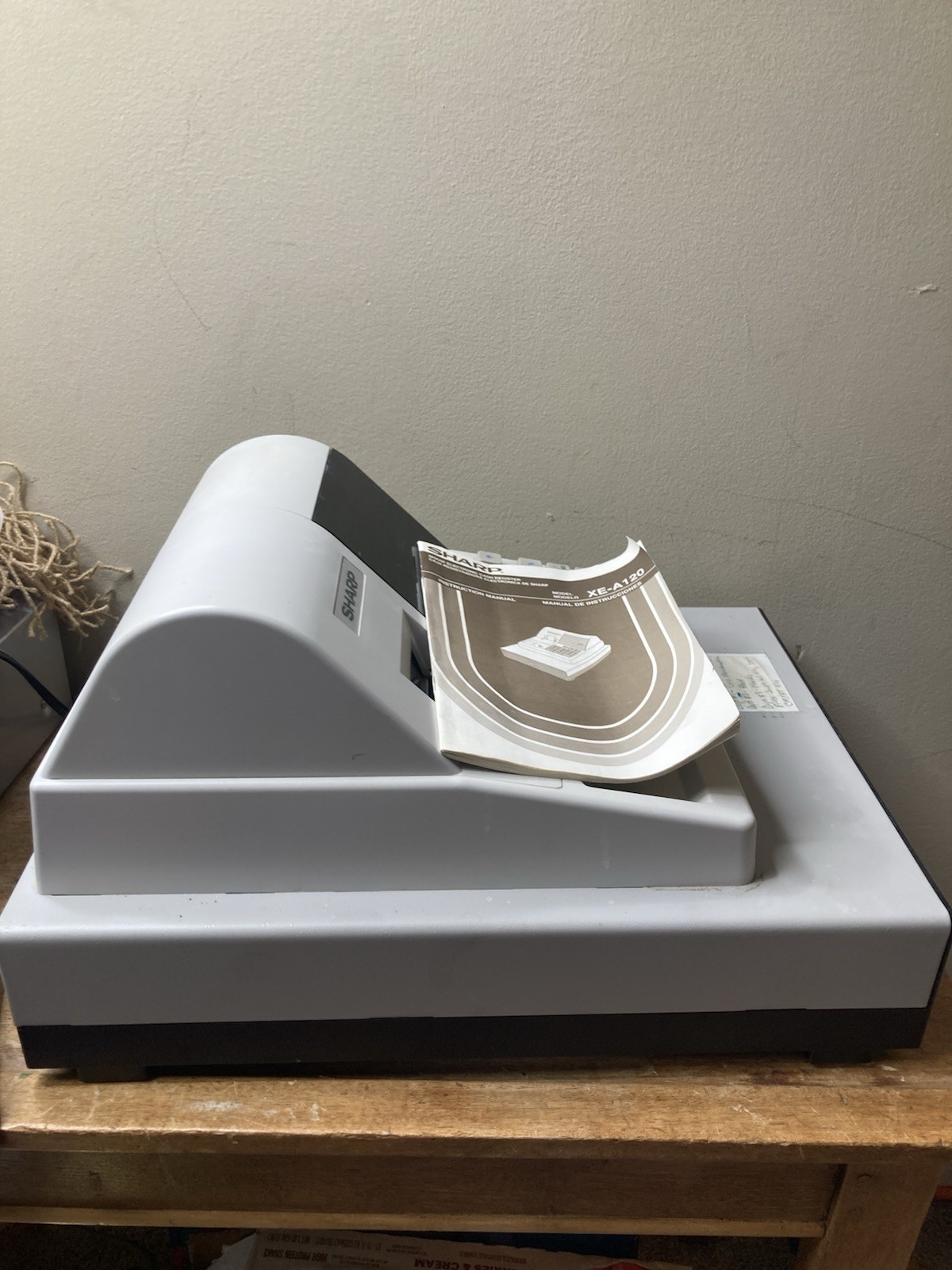 Sharp XE-A120 Electronic Cash Register With Key Cash Drawer Manual