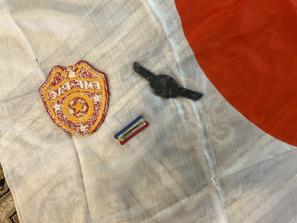 ORIGINAL WWII SMALL USMC VETERAN LOT
