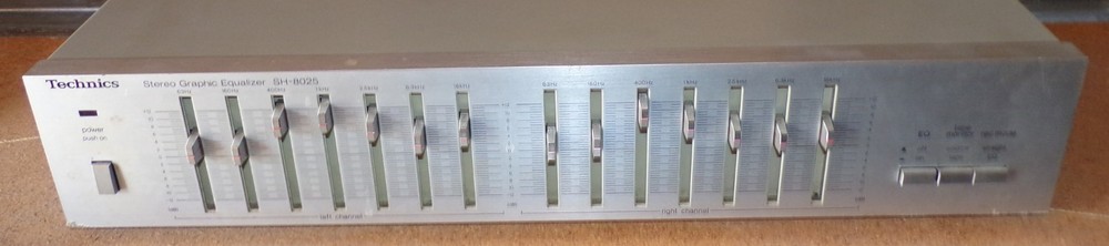 Technics SH-8025 Dual 7‑Band Stereo Graphic Equalizer Silver Face player