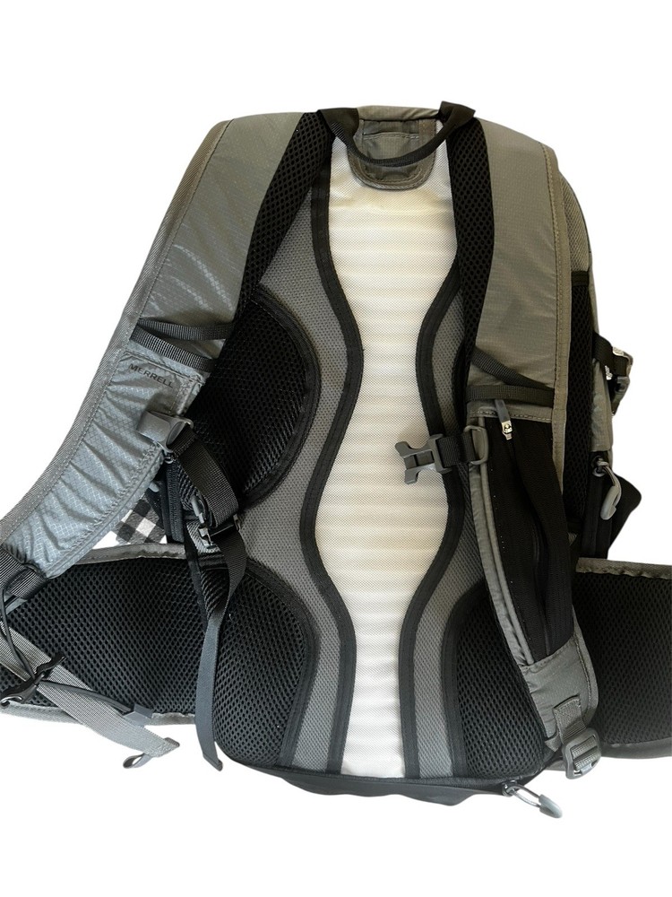 Merrell 22L Gray Black Hiking Camping Daypack Backpack Adjustable Straps