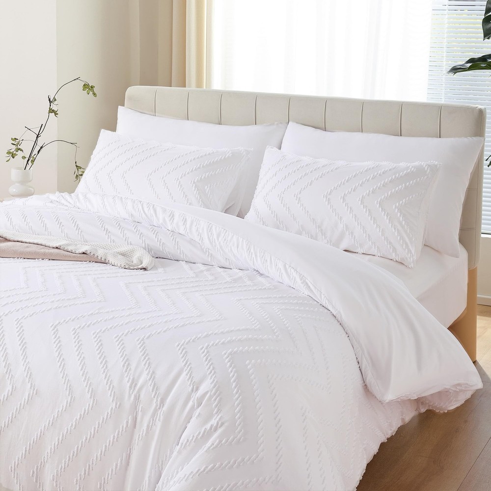 YIRDDEO White Comforter Set 3Pcs, Boho Full Size Bedding Set, Vertical Tufted...