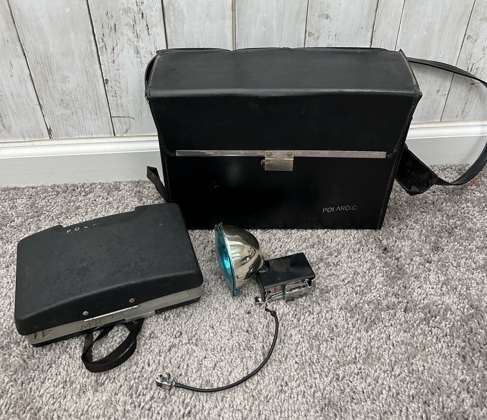Vintage Polaroid Camera With Case M80 Not Tested