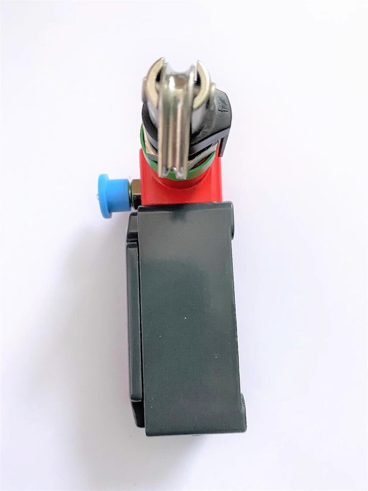 1pcs Pizzato FD 2184 pull rope switch travel switch