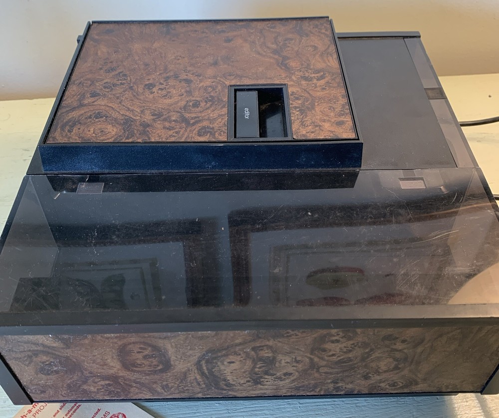 GAF 2690 Slide Projector model 464-7-01 Auto Focus w/ Remote Read