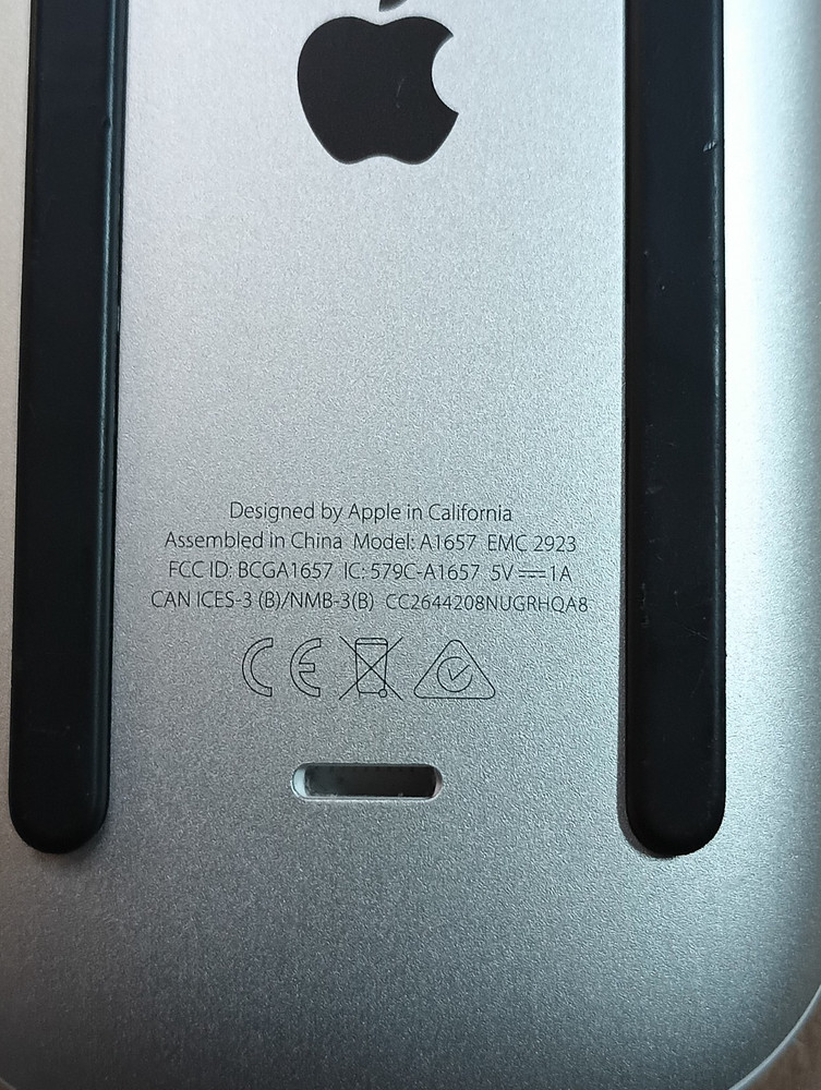 APPLE A1644 Magic Keyboard with A1657 Magic Mouse 2, USB Lightning Cable