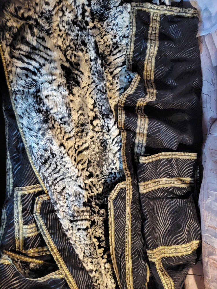Arabic fur gold black robe