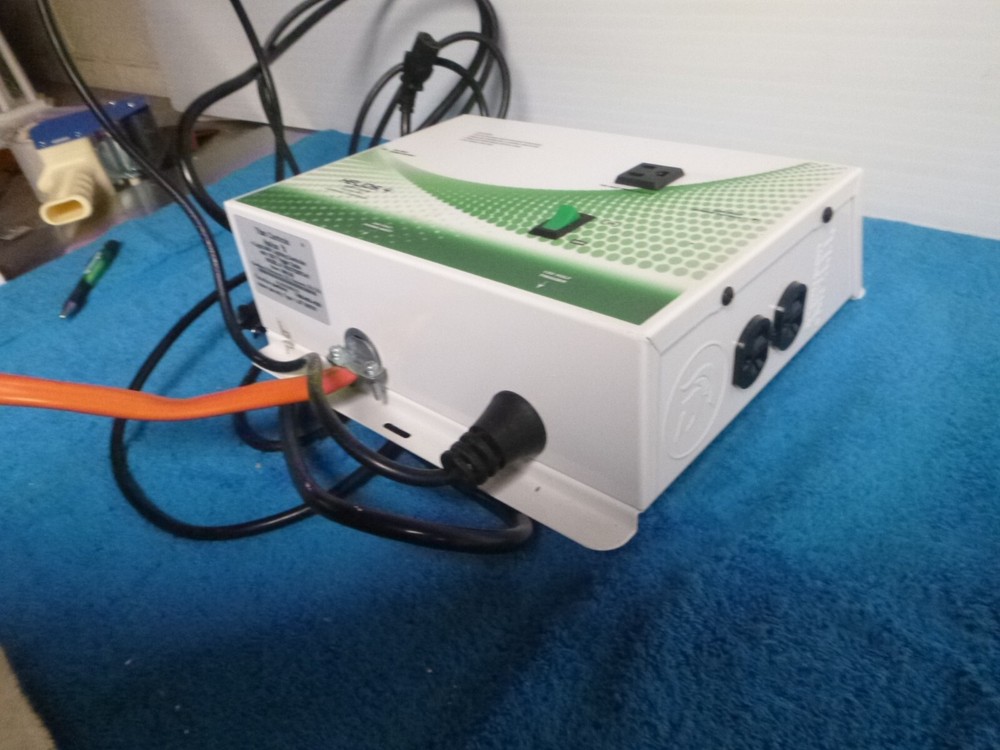 Titan Controls Helios 4 - 4 Light Controller w/ Trigger Cord