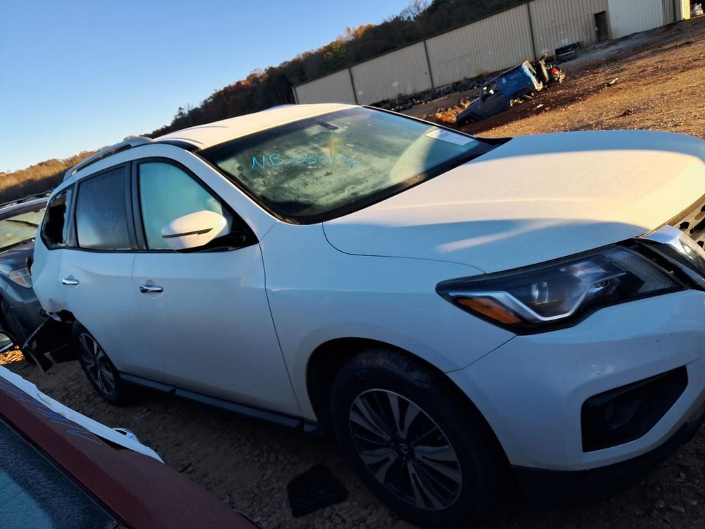 PATHFINDR 2017 Glove Box 4866854