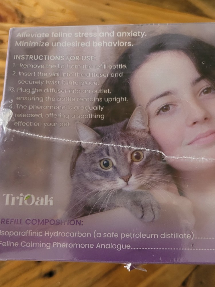 Lot Of 2 Cat Kits TriOak Calming Pheromone Diffuser Kit 4 Diffusers 4 Refills