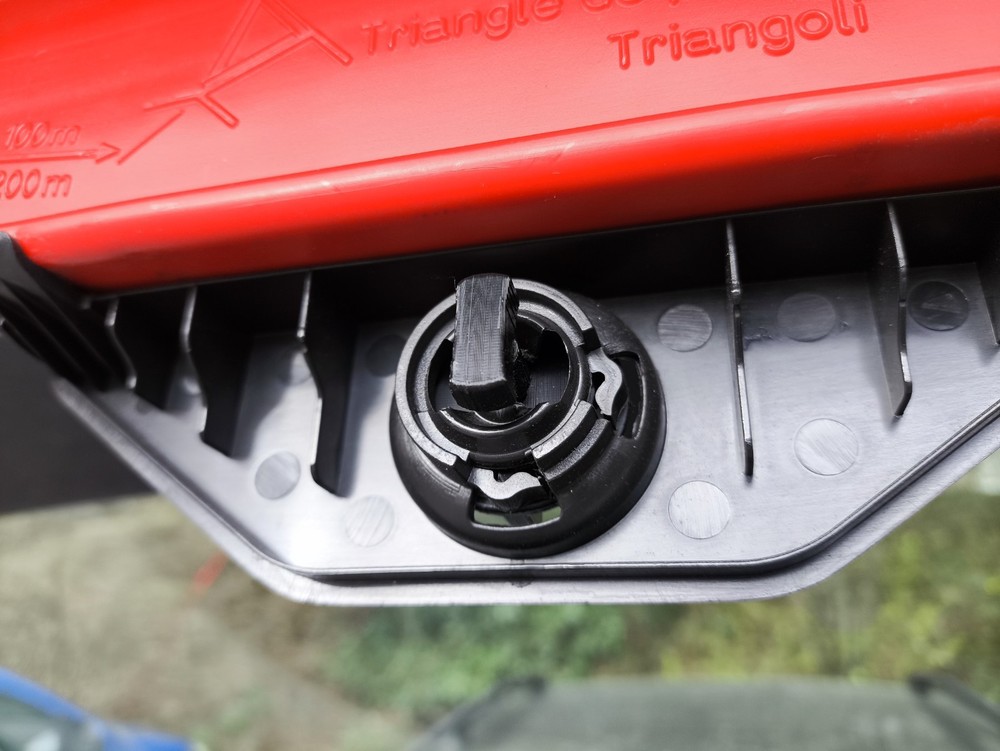 Bracket Turn Knob for Warning Triangle Comp Lock Passat B6 / B7 (3C) Variant