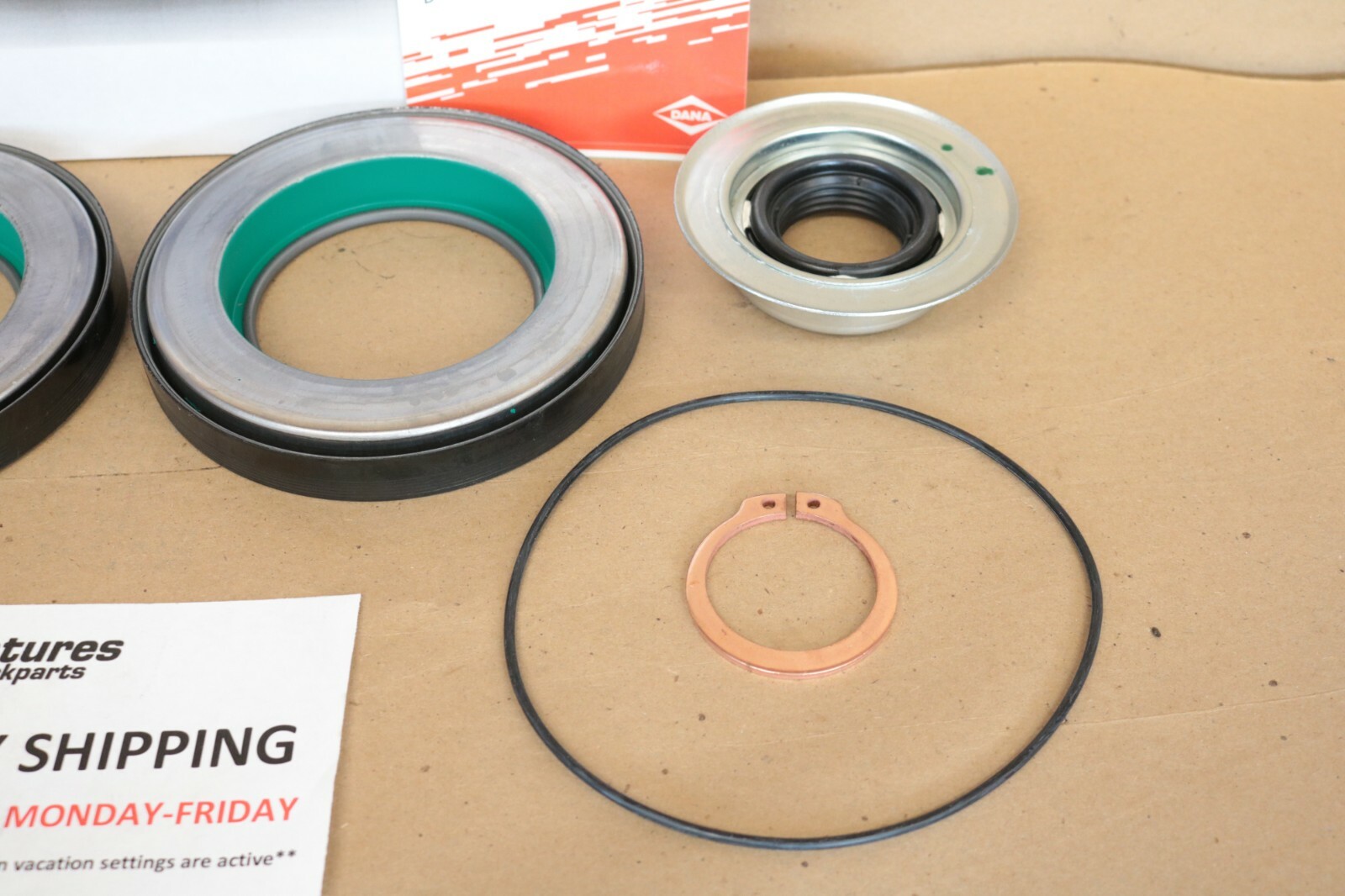 2005-2023 Ford F250 F350 F450 F550 4x4 SuperDuty Front Axle Seal & Snap Ring Kit