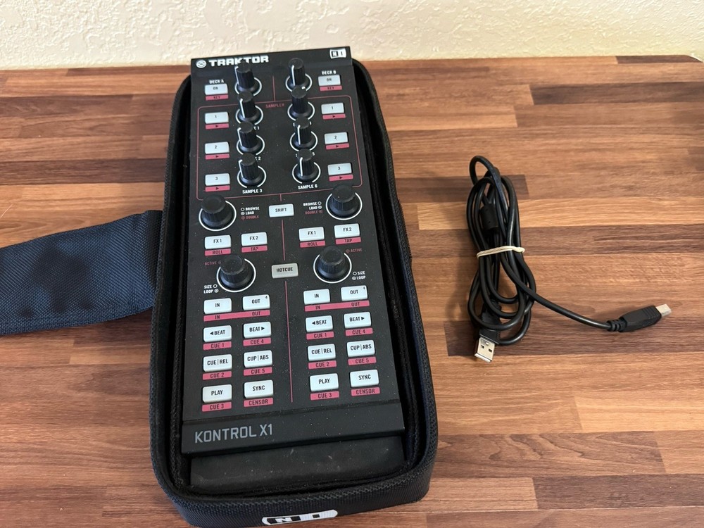 Native Instruments Traktor Kontrol X1 MK1 Portable DJ Controller USB