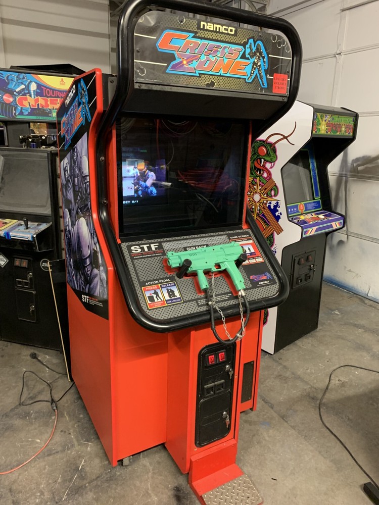 CRISIS ZONE ARCADE MACHINE by NAMCO