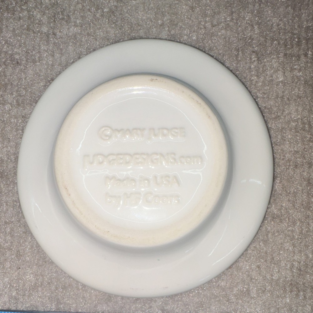 MUDDESIGN White Ceramic Glossy Abstract Trivet 5 in Diameter