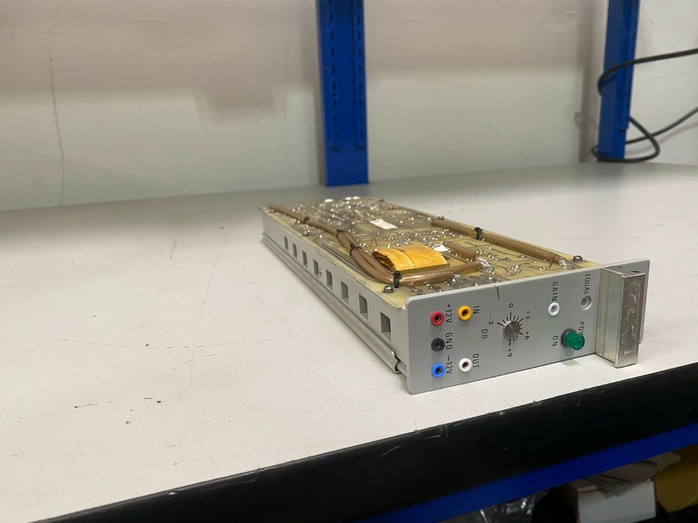 Central Dynamics VDA Tray 02 Backplane with 7 Each Video DA VA2035-3 Modules