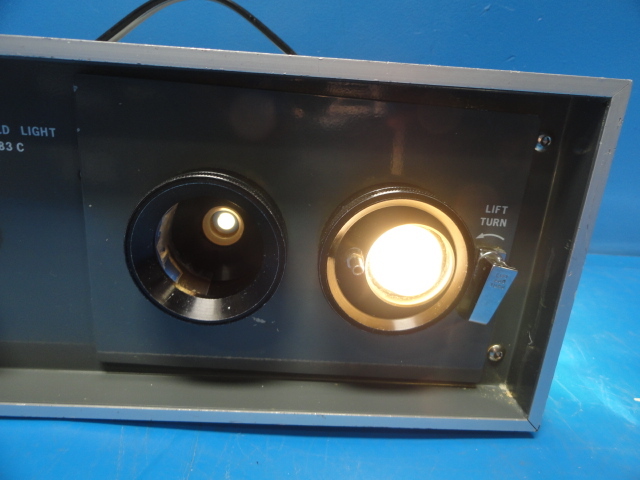 KARL STORZ 483C TWIN COLD LIGHT SOURCE / ILLUMINATOR (10841)