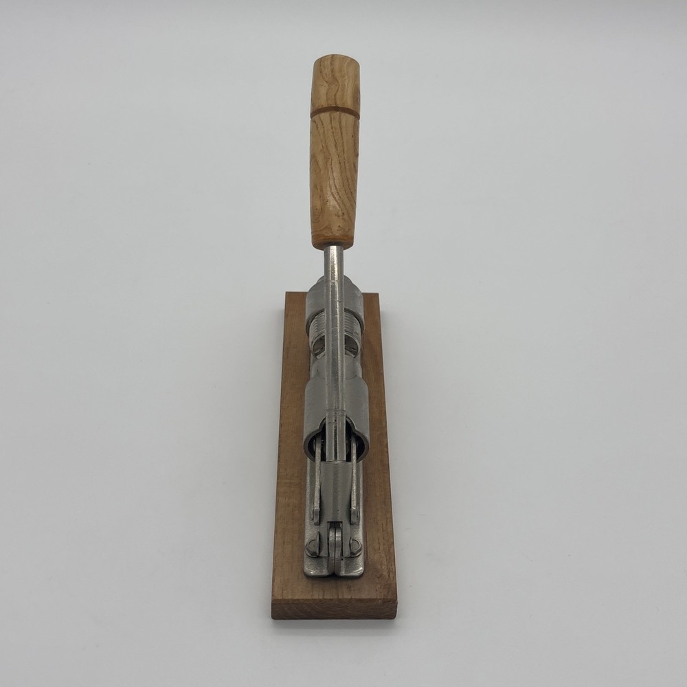 Heavy Duty Nut Cracker Easy Manual Pecan Nutcracker Walnut Sheller