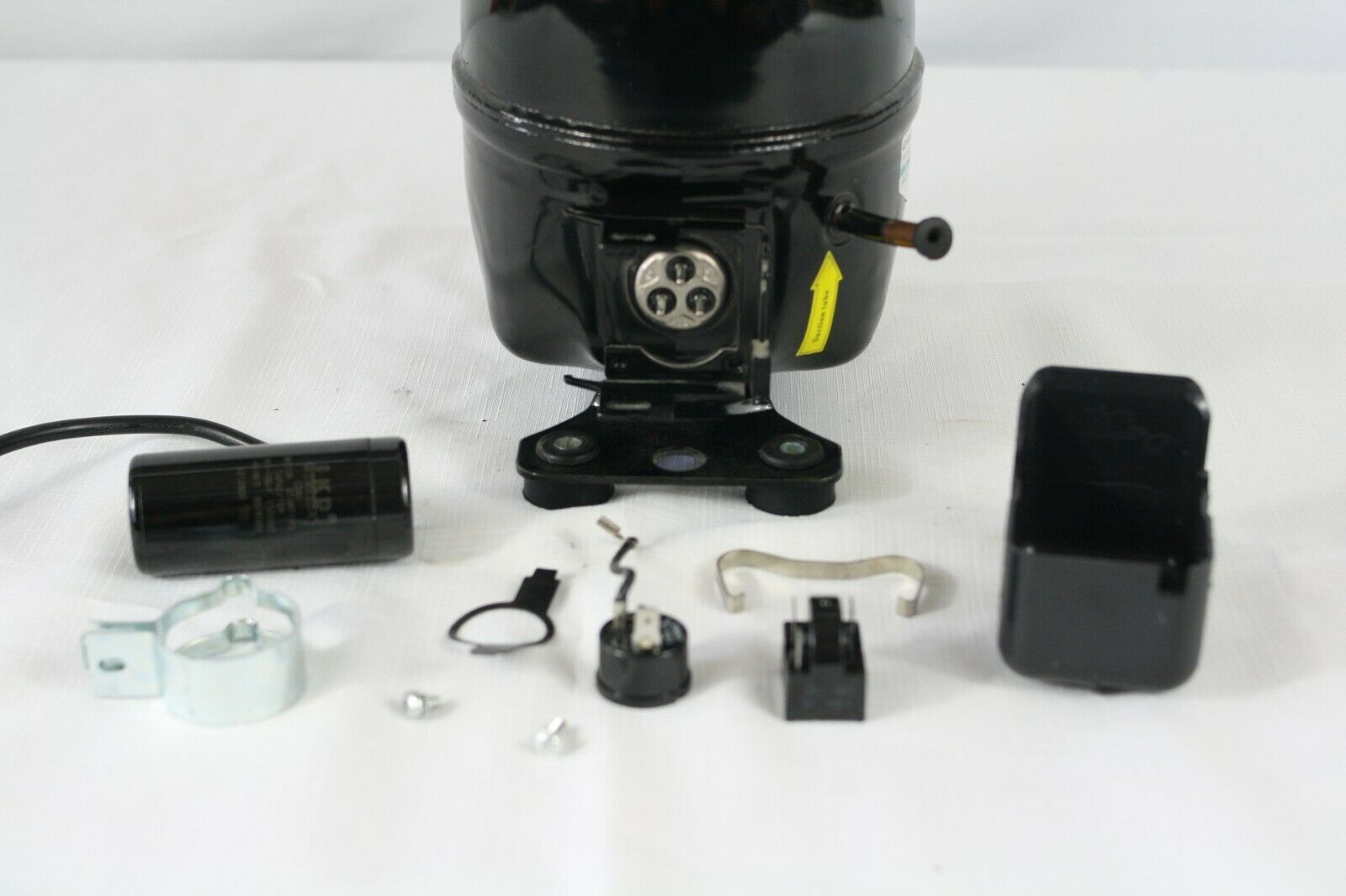 SIKELAN ADW86T6 REFRIGERATION COMPRESSOR 1/3 HP 819BTU 110-120V R134A 50-60HZ