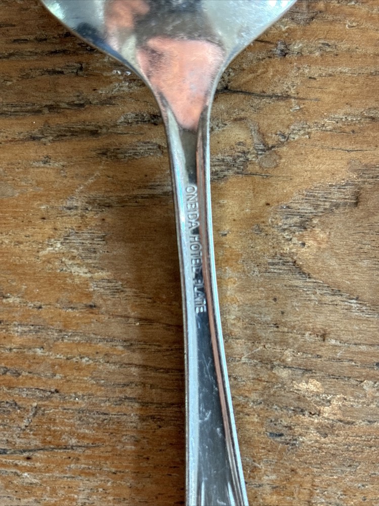 12 ONEIDA HOTEL PLATE SOUP SPOONS 5 3/4" USED