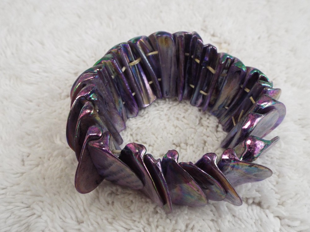 Iridescent Purple Shell Stretch Bracelet (D67)