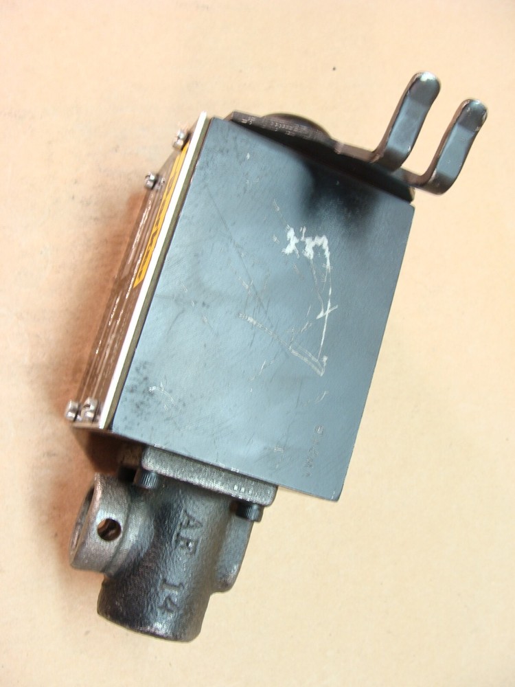 PARKER hydraulic directional control valve D3MR4B B