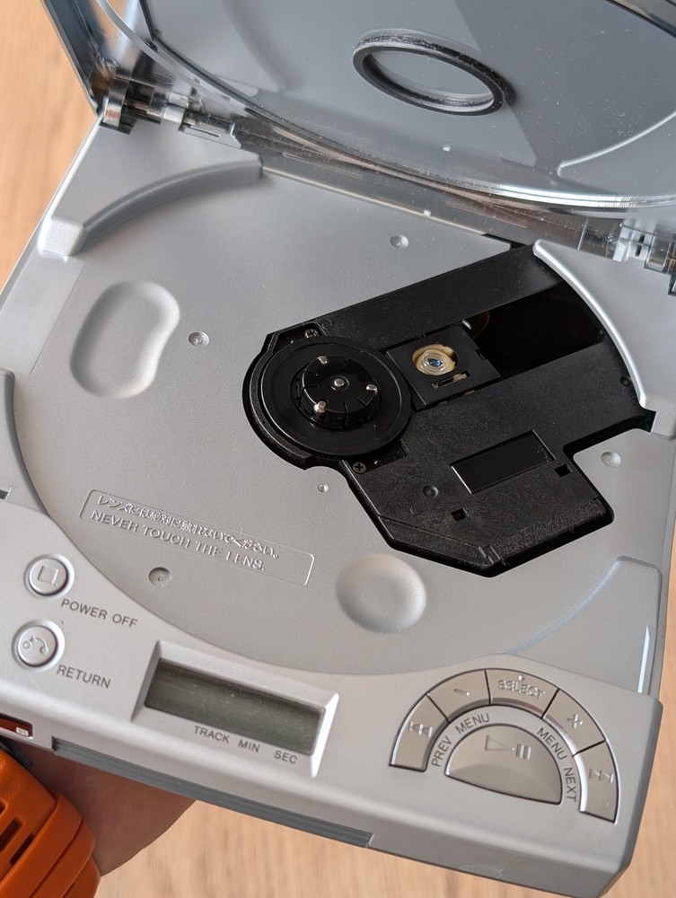 SONY D-V7000 Discman & VCD Portable Player, Tested & Working